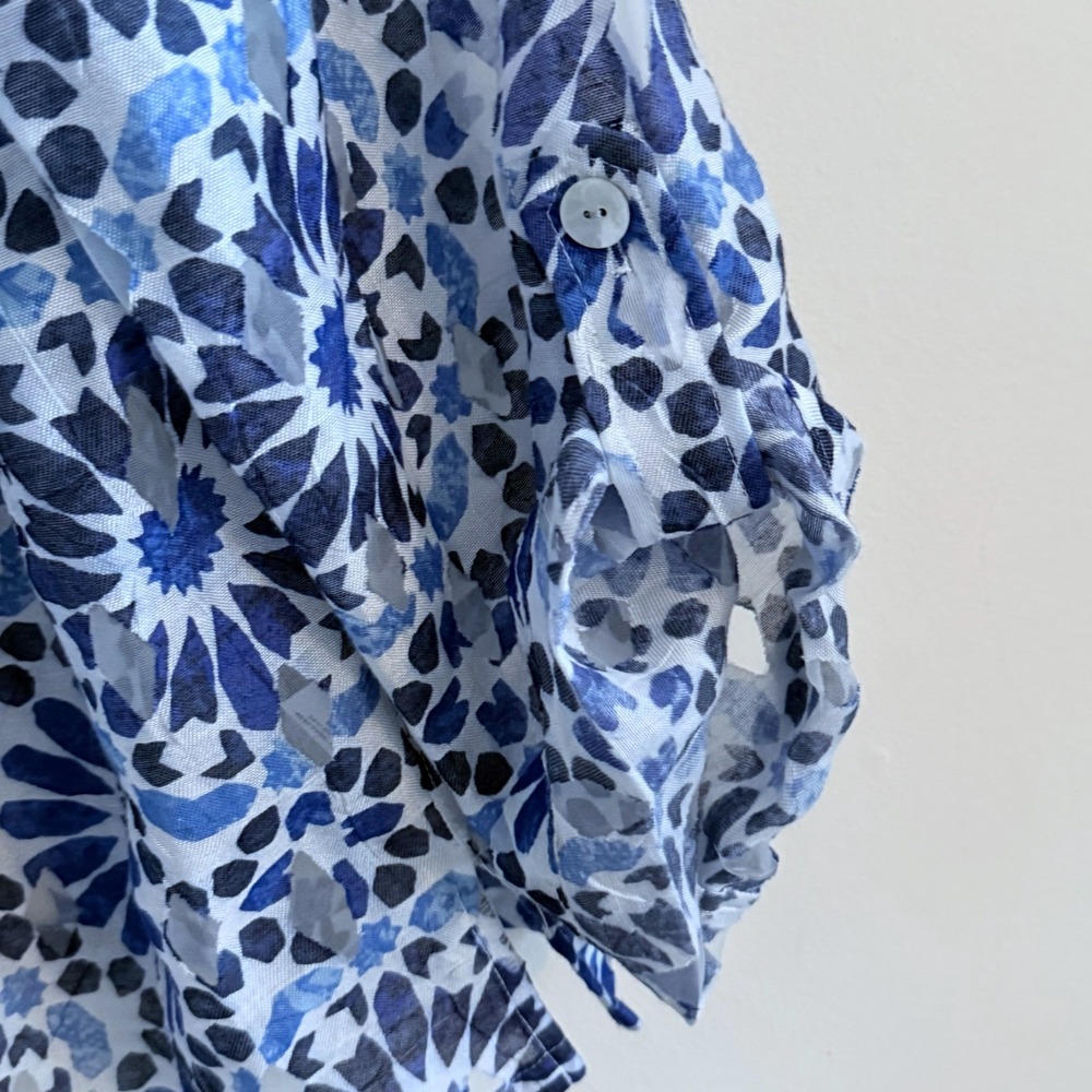 Ruby Rd Woman 22W Blue Geometric Mosaic Burnout Roll Tab Button Front Shirt Top - Picture 6 of 7
